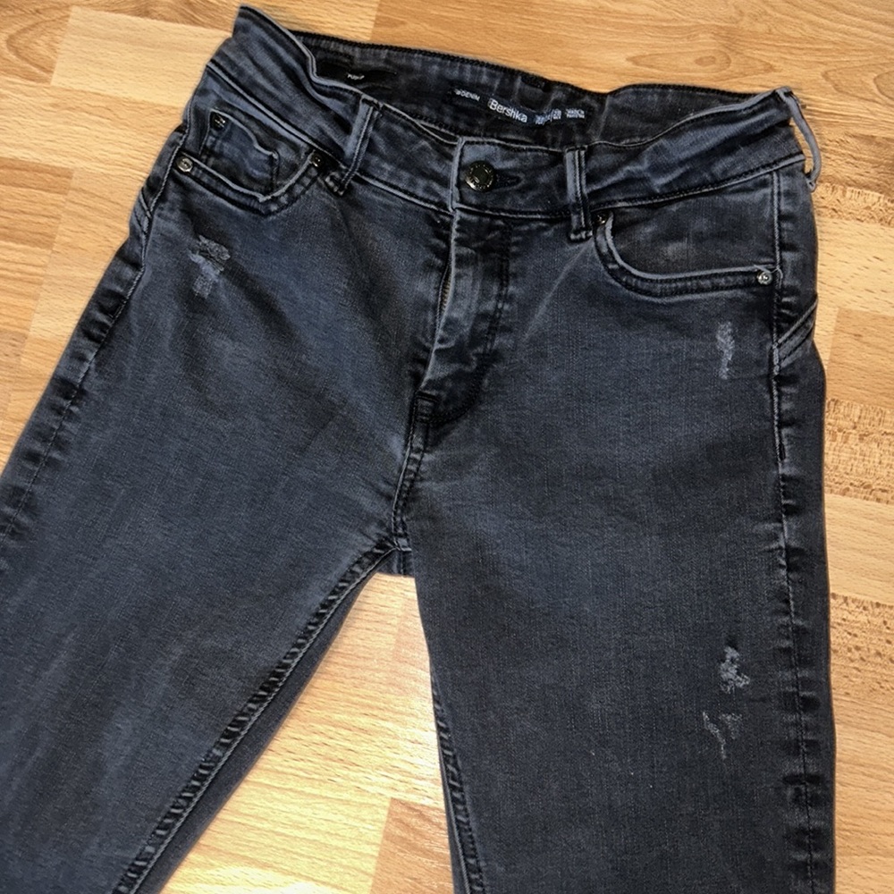 Black push-up jeans from Breshka